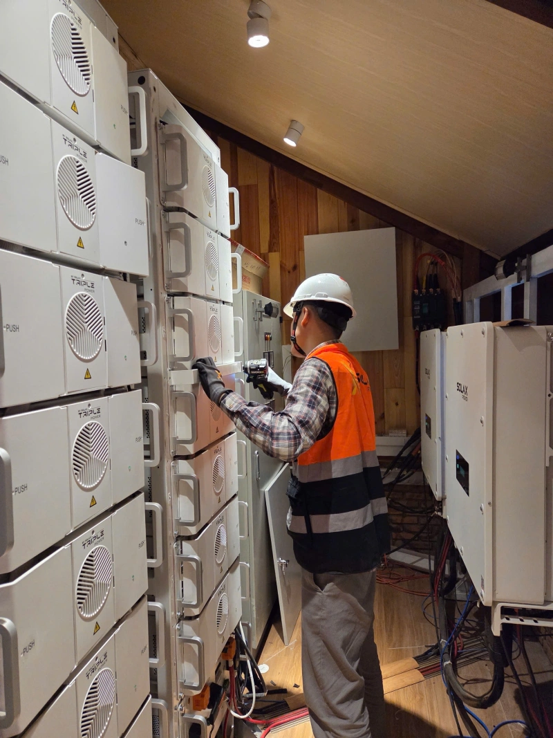 X3-AELIO-60K hybrid inverters X3-AELIO-60K hybrid inverters