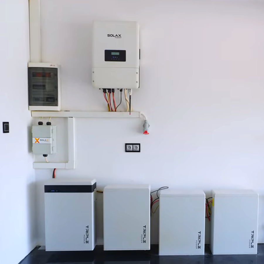 SolaX X3 Hybrid inverter with four T58 batteries in a Polish residential installation SolaX X3 Hybrid inverter with four T58 batteries in a Polish residential installation