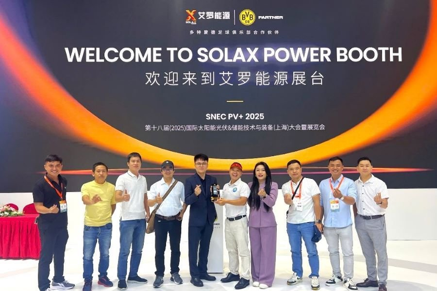 SolaX Power Honors Energy of Love at SNEC for Outstanding Community Contributions